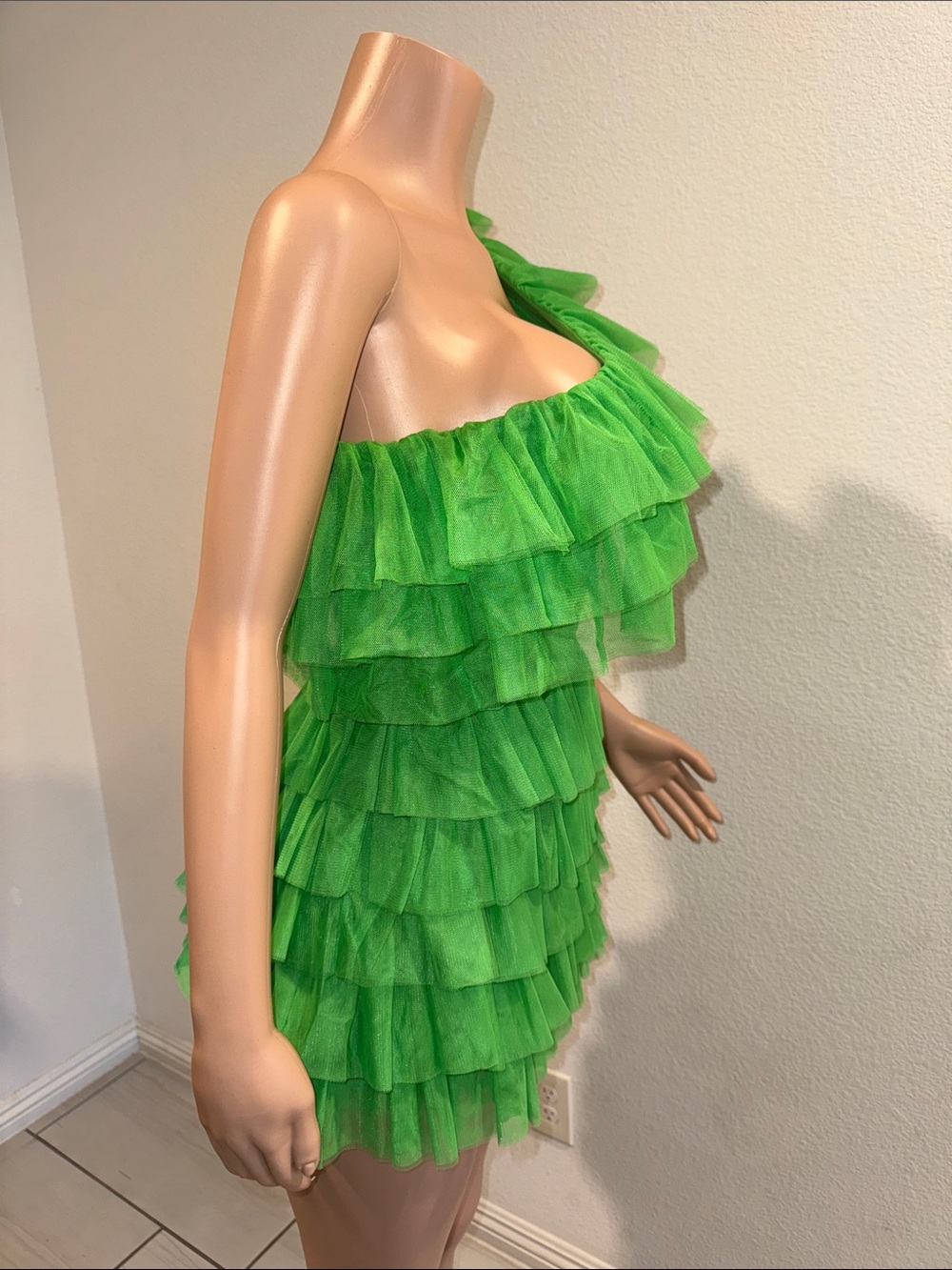 Green One-Shoulder Ruffle Dress - Picture 7 of 7